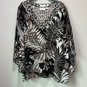 belle by Kim Gravel Size Large two piece top, tank and shell